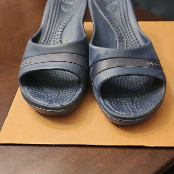 Crocs Women's Dark Blue Wedge-Heeled Slip-on Sandals Size 9 - Picture 3 of 9